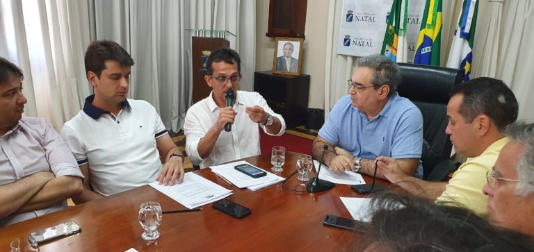 Leia mais sobre o artigo Hotelaria se reúne com prefeito de Natal para discutir demandas da praia de Ponta Negra